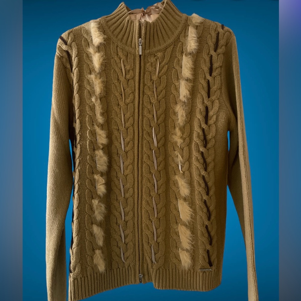 Point Zero cardigan with front zipper and faux fur accents